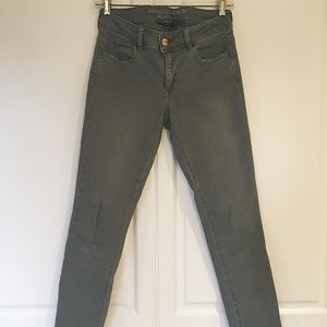 ARMY GREEN DISTRESSED JEANS 4